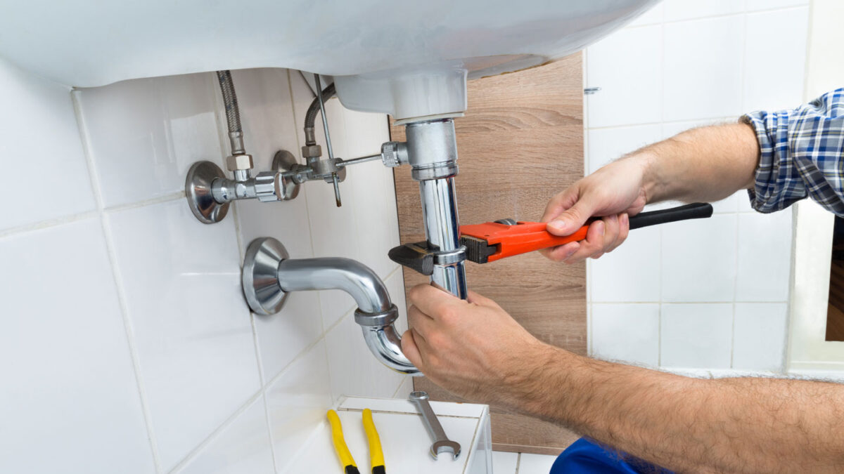 Helpful Plumbing Maintenance Tips for Homeowners