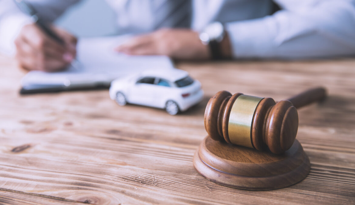 Car accident lawyers- How can they help you deal with insurance companies?