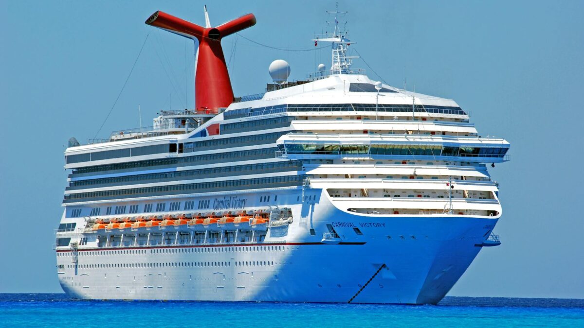 The Role of Traditional Navigation Skills in Modern Cruise Exploration Routes